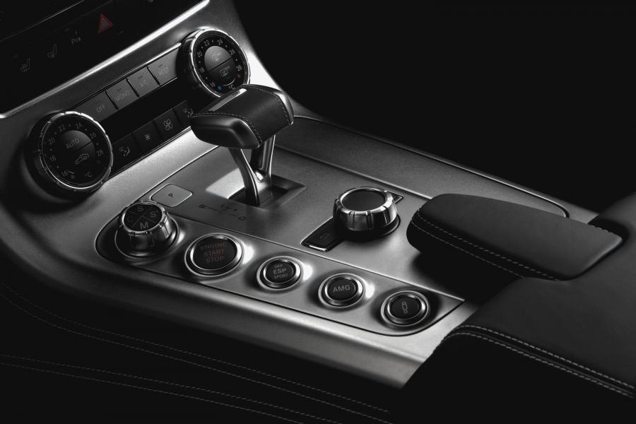  Mercedes-Benz SLS AMG 2010 года  (фото 10 из 526)